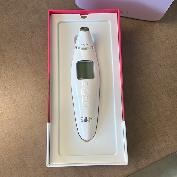 Silk’n Revit Prestige Microdermabrasion - Picture 4 of 16